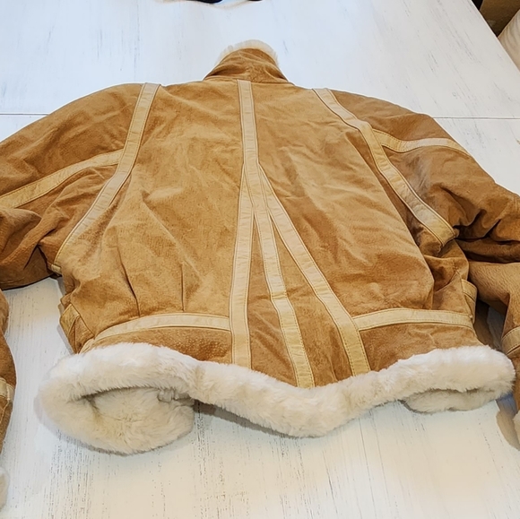 Vintage Wilson's leather tan jacket - Picture 2 of 7